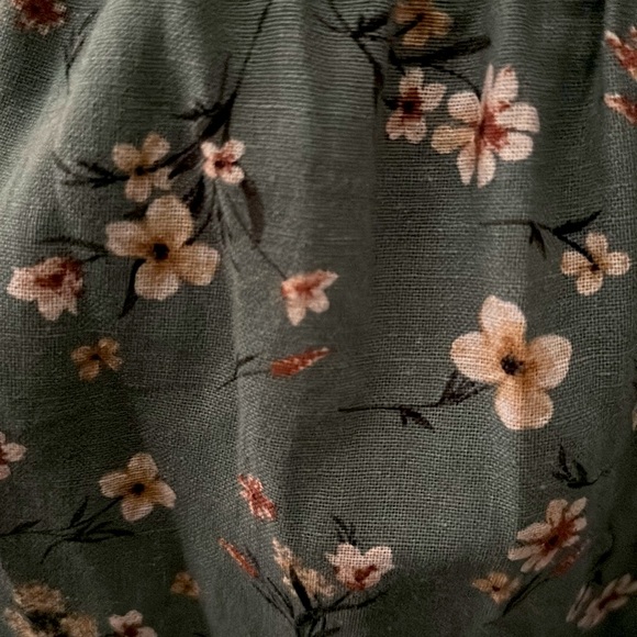 Just Found Floral Sage Green Cottage-core midi dress. NWT 🌿 - Picture 11 of 11